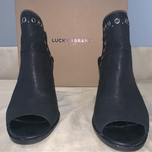 Lucky Brand black peep toe booties size 7.5 - Picture 2 of 9